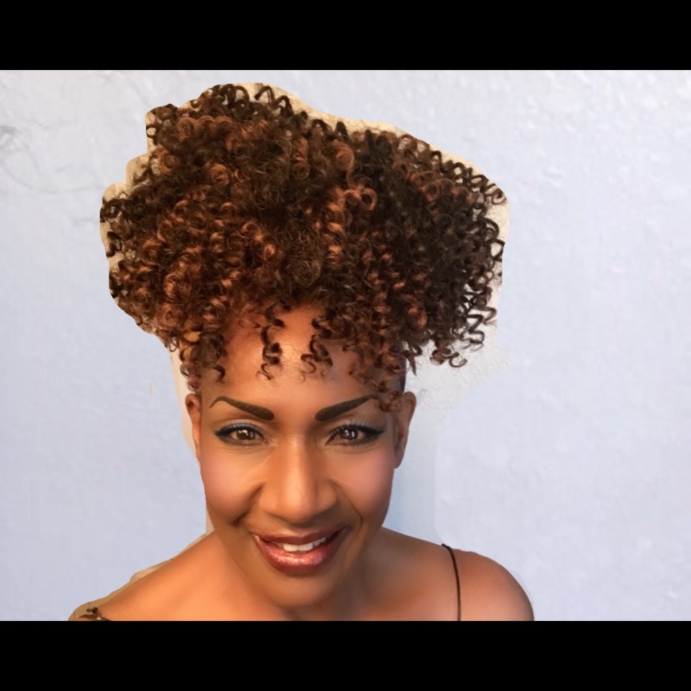 Meet your Posher, Tinika